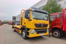 Sinotruk HOWO 4X2 21T low flatbed truck